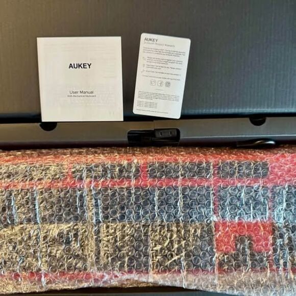 Aukey KM-G18 RGB Mechanical Gaming Wired Keyboard with Red Switches & 104 Keys - Picture 3 of 10